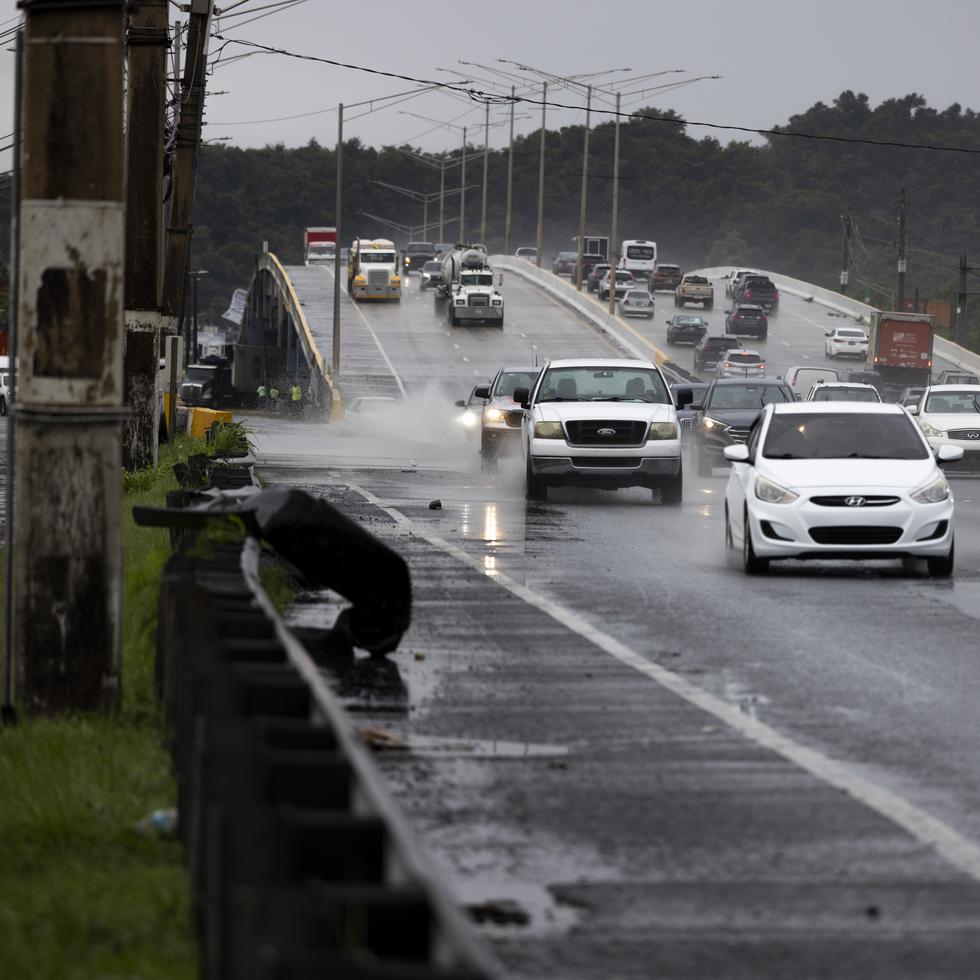 El Servicio Nacional de Meteorología en San Juan pronosticó para el sábado un día lluvioso para toda la región, por la mañana en la mitad este-interior de Puerto Rico y la zona metropolitana, y por la tarde para el interior, oeste y sur de la isla.