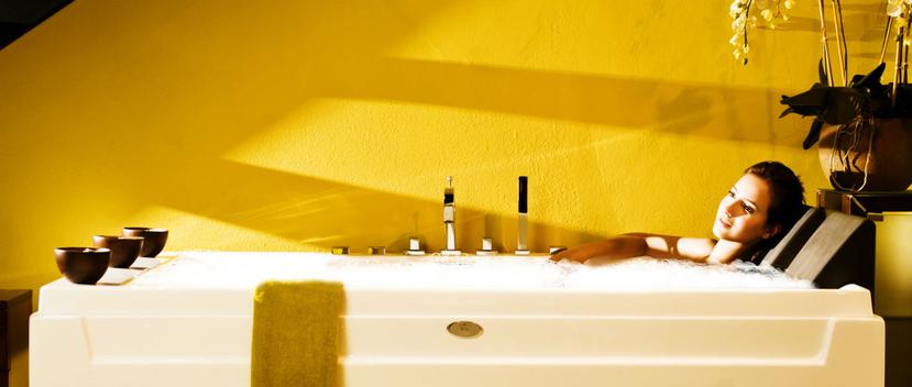Un baño relajante puede ayudarte a relajar tu mente y cuidar a profundidad tu piel. (Foto: Archivo)