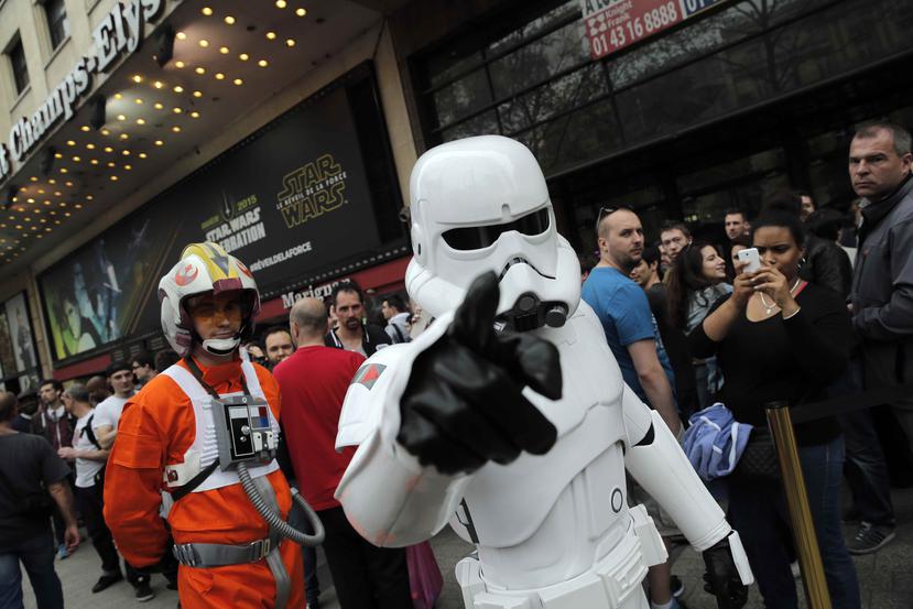 Durante La Celebración Star Wars, fanáticos se reúnen para celebrar el lanzamiento de la nueva entrega de la popular franquicia de ciencia ficción. (AP)