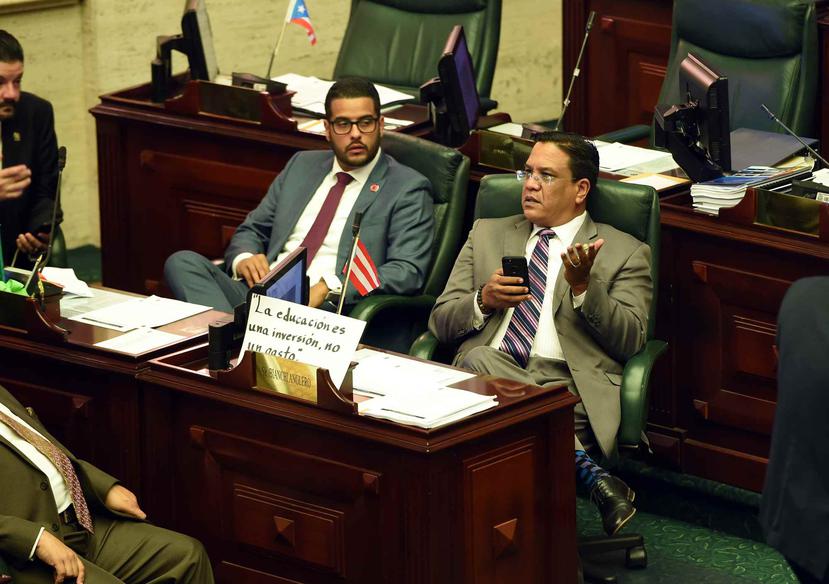 Los legisladores Jesús Manuel Ortiz y Carlos Bianchi emplazaron al gobernador a desautorizar los ascensos. (GFR Media)