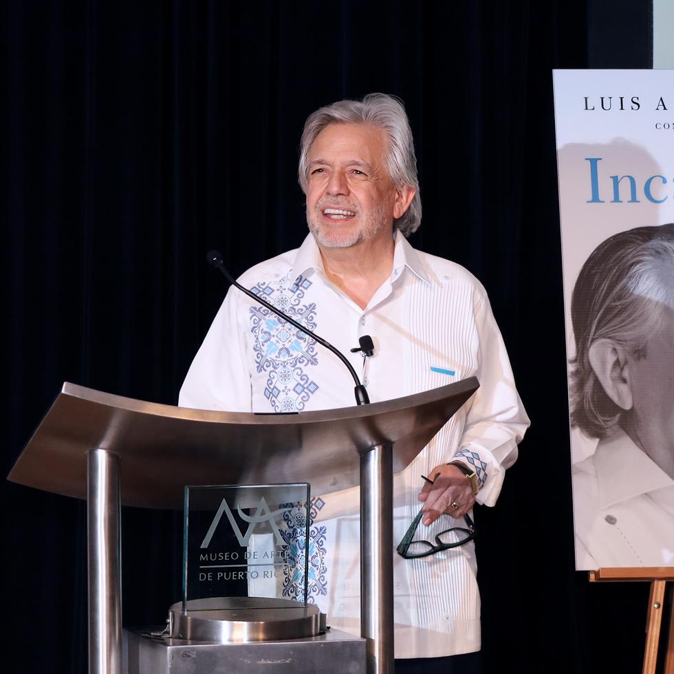 Luis A. Miranda durante la presentación de su libro "Incansable". 