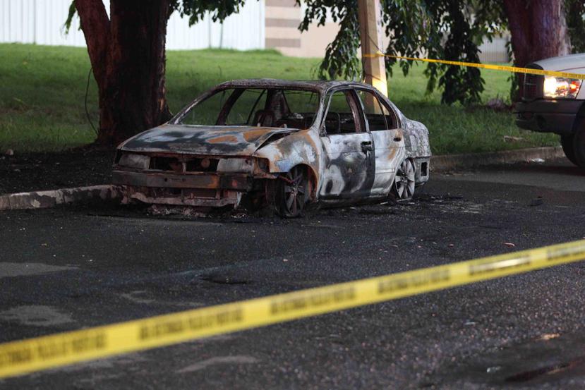 Dos hallazgos de cuerpos calcinados dentro de autos se reportaron en Bayamón en las últimas horas.