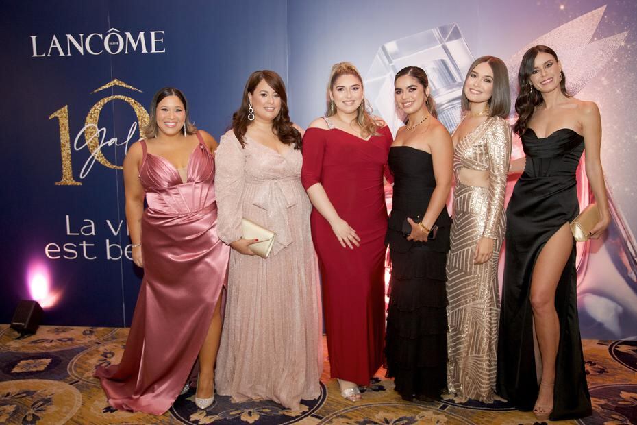 Rebecca Torres, Ruth Ocasio, Frances Rivera, Carla Vázquez, Ana Iglesias y Gabriela Canetti