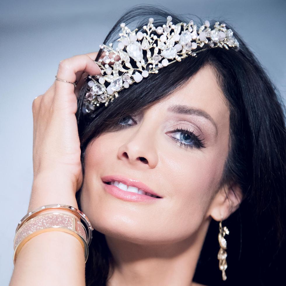 Dayanara Torres en la conmemoración del 25 aniversario de su coronación en Miss Universe.