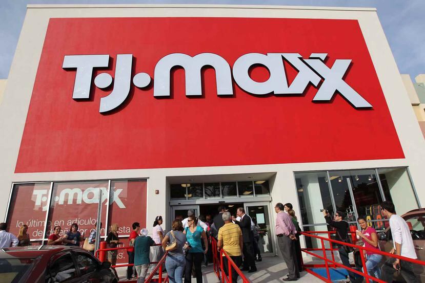 TJ Maxx entró a la isla en noviembre de 2010, cuando abrió sus primeras dos tiendas fuera del continente americano, en San Patricio en Guaynabo y Plaza del Norte en Hatillo.