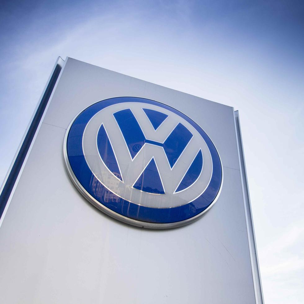 La reducción en la producción de Volkswagen en su fábrica en Wolfsburg, al norte de Alemania, se debe a la falta de piezas del suministrador de Eslovenia debido a las inundaciones.