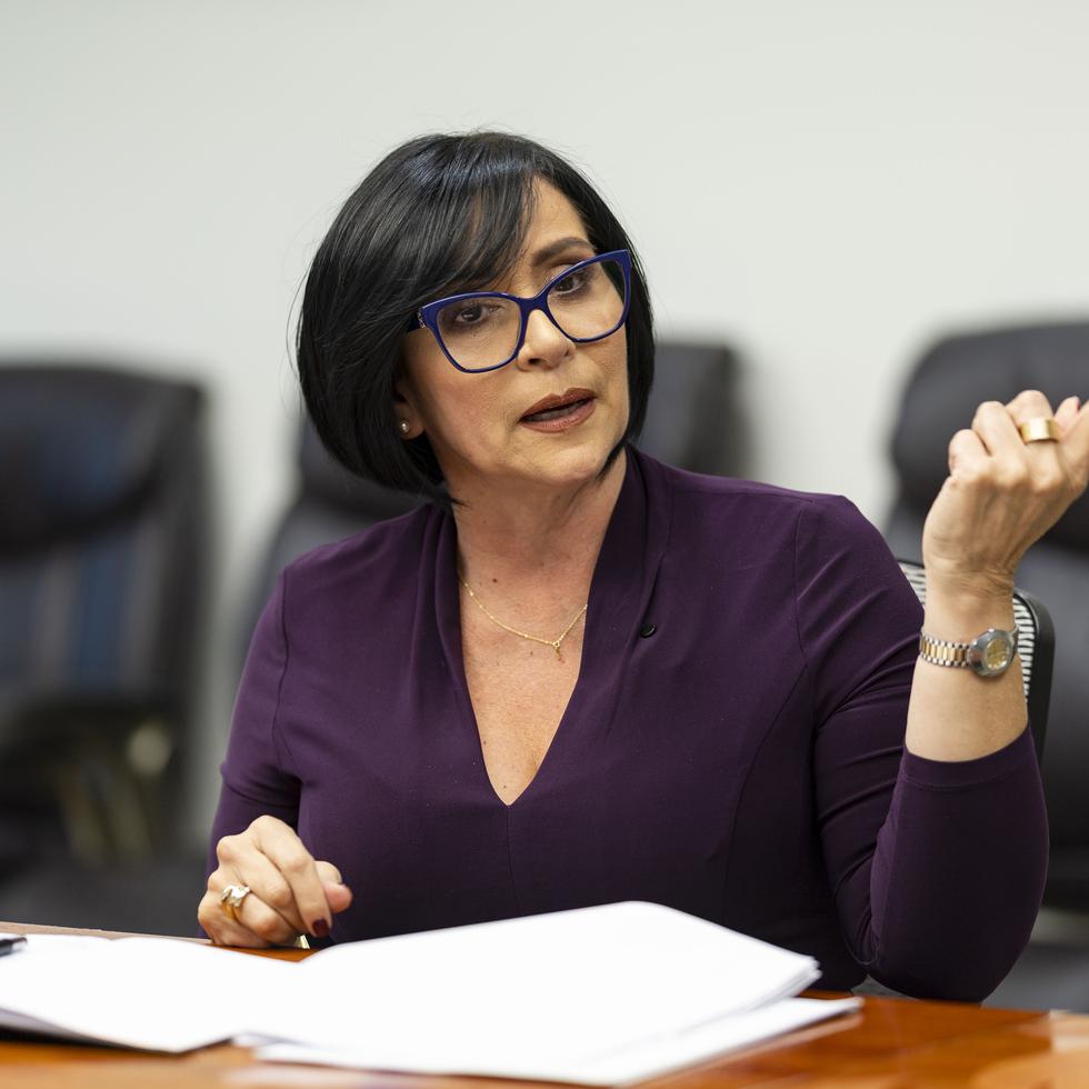 La secretaria del Departamento de Educación, Yanira Raíces Vega, anunció medidas de precaución para las escuelas de la isla mañana, lunes.