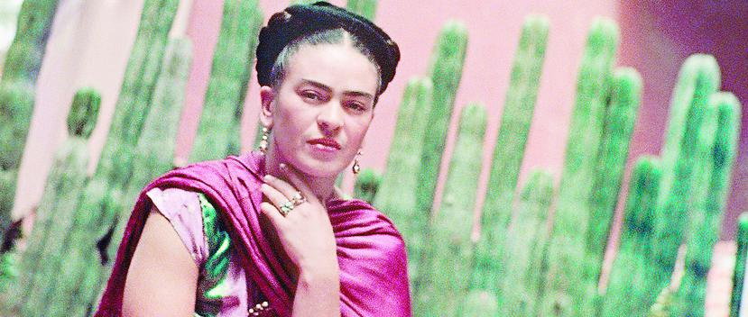 Kahlo generaba polémica en los años 20 por su forma de vestir, pues utilizaba algunas prendas de hombre de forma pública. (Agencia EFE)