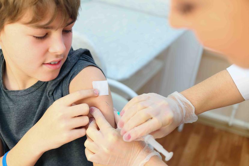 El regreso a clases es un buen momento para verificar si están al día las vacunas de tus hijos.