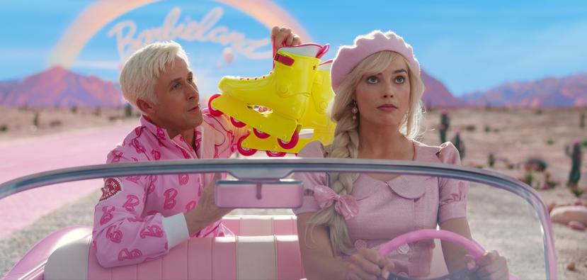 Este imagen proporcionada por Warner Bros. Pictures muestra a Ryan Gosling, izquierda, y Margot Robbie en una escena de "Barbie". (Warner Bros. Pictures vía AP)