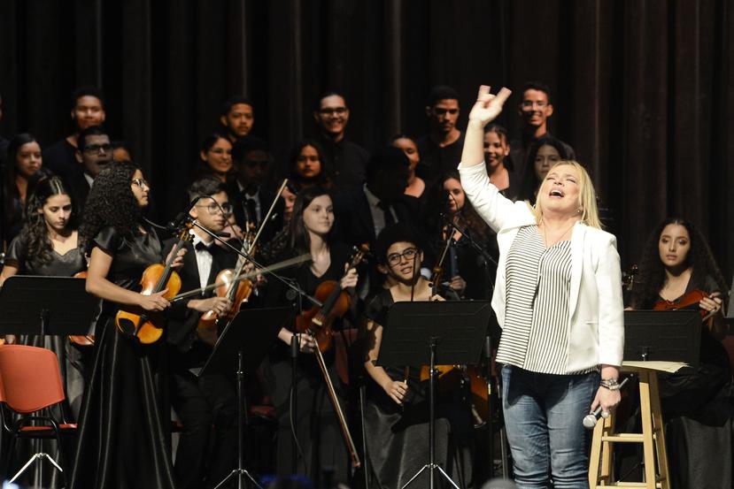 Ednita Nazario, reconocida en el 2016  con el premio Latin Grammy a la Excelencia Musical, les recomendó a los estudiantes que aprovechen la oportunidad de estudiar en una escuela especializada "porque es un privilegio".