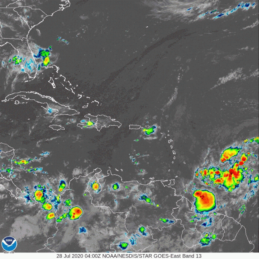 Imagen animada del satélite infrarojo que muestra al Invest 92L acercándose a las Antillas Menores durante la mañana del martes, 28 de julio de 2020.