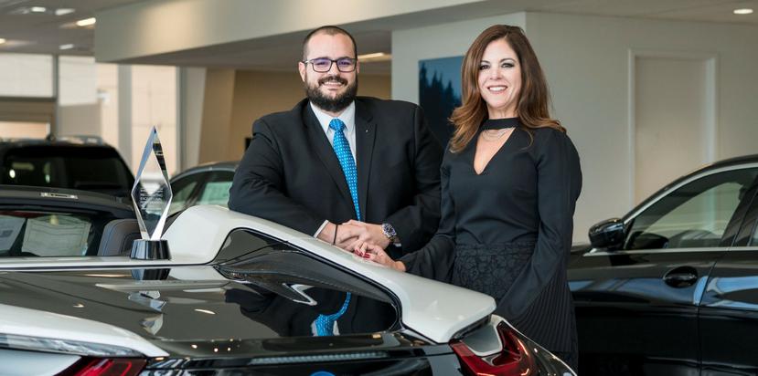 Marimer Martínez, gerente general, y Enrique De la Cruz, gerente general de Ventas, son los encargados de mantener un alto nivel de calidad de servicio en Autogermana BMW.