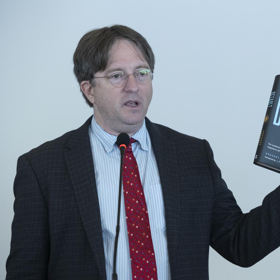 Professor and expert on these topics, Gregory Makoff, visited Puerto Rico to present his book on the restructuring process of Argentina's public debt.