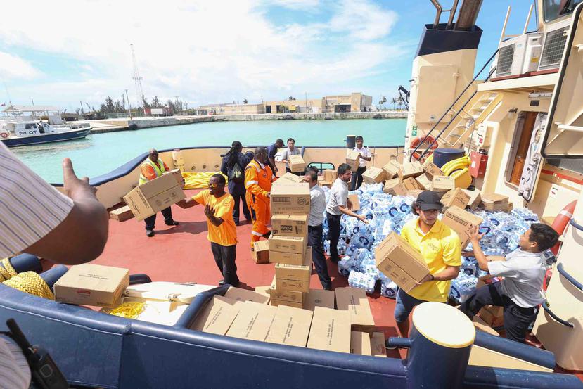 El barco Empress of the Seas llevó a bordo 47,000 botellas de agua, 362 generadores, 25,000 pies cuadrados de plywood, 55,400 pañales y 7,500 libras de alimentos para perros. (Suministrada)