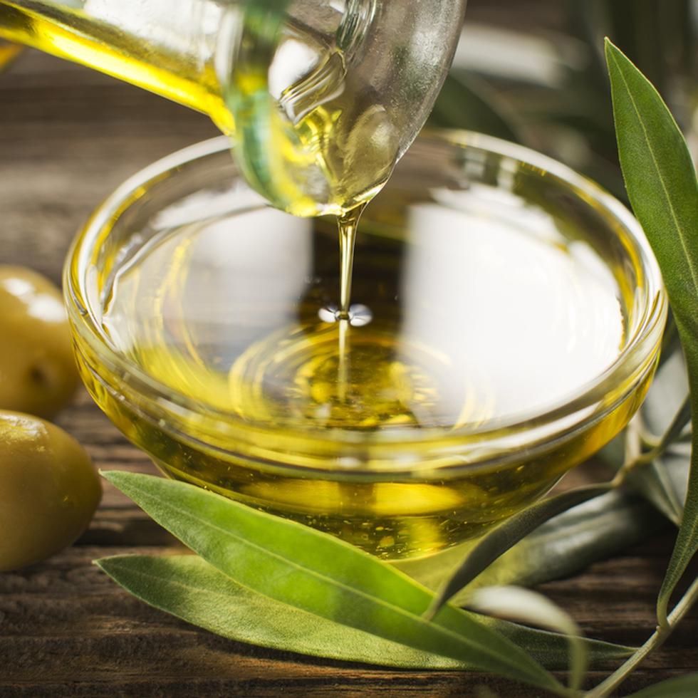 Betis ofrece un aceite de oliva puro de origen español, sin aditivos ni preservativos, manteniendo su pureza y calidad al 100 %