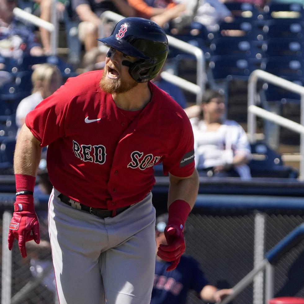 Christian Arroyo celebra su jonrón con las bases llenas en el partido de pretemporada de los Red Sox.