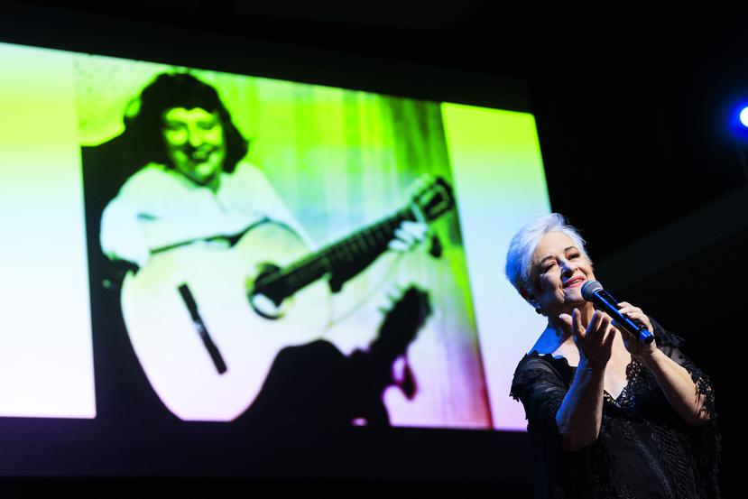La actriz y cantante Sharon Riley ridió homenaje a su madre, Silvia Rexach en el espectáculo "Un solo corazón", llevado a cabo en la Sala Sinfónica del Centro de Bellas Artes de Santurce.