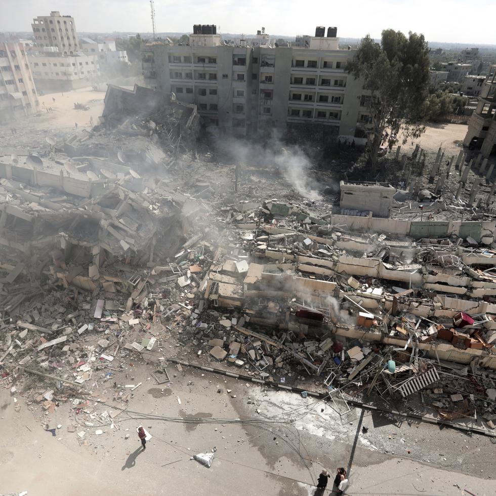Vista de edificios destruidos tras ataques aéreos israelíes en Ciudad de Gaza, el jueves 19 de octubre de 2023.