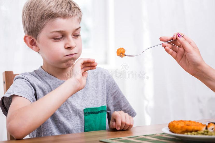 Es común que los niños en el espectro autista presenten problemas para comer, lo que puede causar conflictos a la hora de ingerir alimentos.