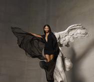 La actriz y cantante Zendaya es la imagen de Lancôme y presenta la nueva colección de la marca y el Museo del Louvre.