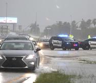 La Policía desvía el tránsito luego que cerrara el aeropuerto internacional de Fort Lauderdale.