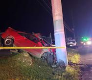 Escena del accidente en el que murió un joven de 23 años en la PR-2, en Manatí. El joven conducía un Acura Íntegra, de color rojo y del año 1994.