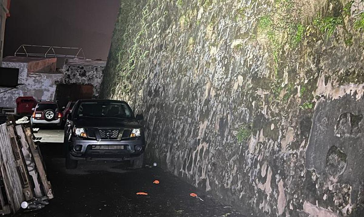 JFKHKSFYWNEF3FJL5A7FTDWTE4 - Cae una persona de muralla de Viejo San Juan