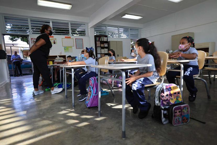 La escuela Alejandro Tapia y Rivera, de la comunidad de Villa Palmeras, en San Juan, cuenta con una matrícula estudiantil de unos 250 estudiantes, precisó la directora escolar.