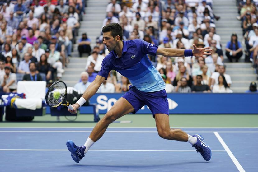 Novak Djokovic se mantiene entrenando a la espera de una decisión final del gobierno.