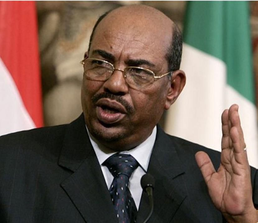 Al-Bashir prometió combatir la corrupción y poner énfasis en el crecimiento económico. (AP)