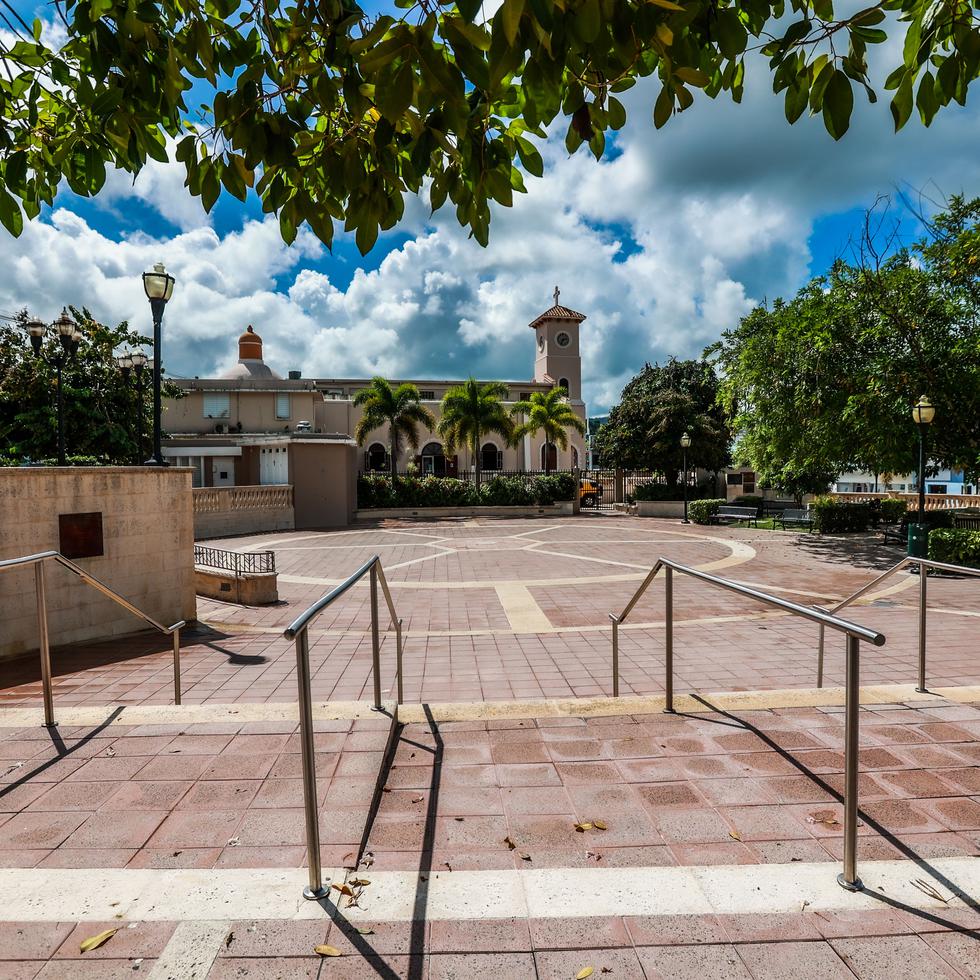 La plaza pública Franklin Delano Roosevelt será remodelada para dar paso a la instalación de mosaicos, luces, mejoras a las fuentes, aceras, rotulación y alumbrado.