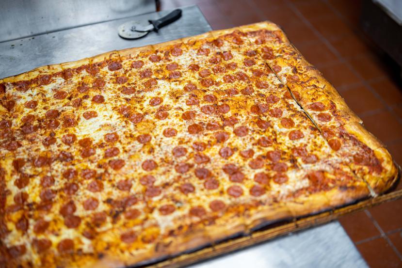El Paseo Restaurant creates the largest pizza in Puerto Rico.