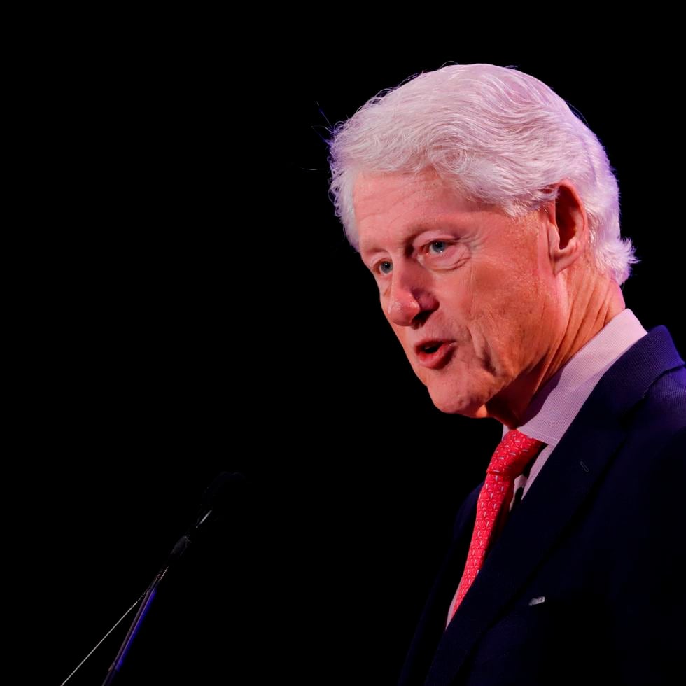 Fotografía de archivo del 18 de febrero de 2020 que muestra al expresidente estadounidense Bill Clinton durante un evento de la Clinton Fundation en San Juan (Puerto Rico). EFE/ Thais Llorca
