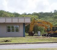 Imagen de archivo del proceso de demolición de lo que fue el Centro Diagnóstico de Vieques.