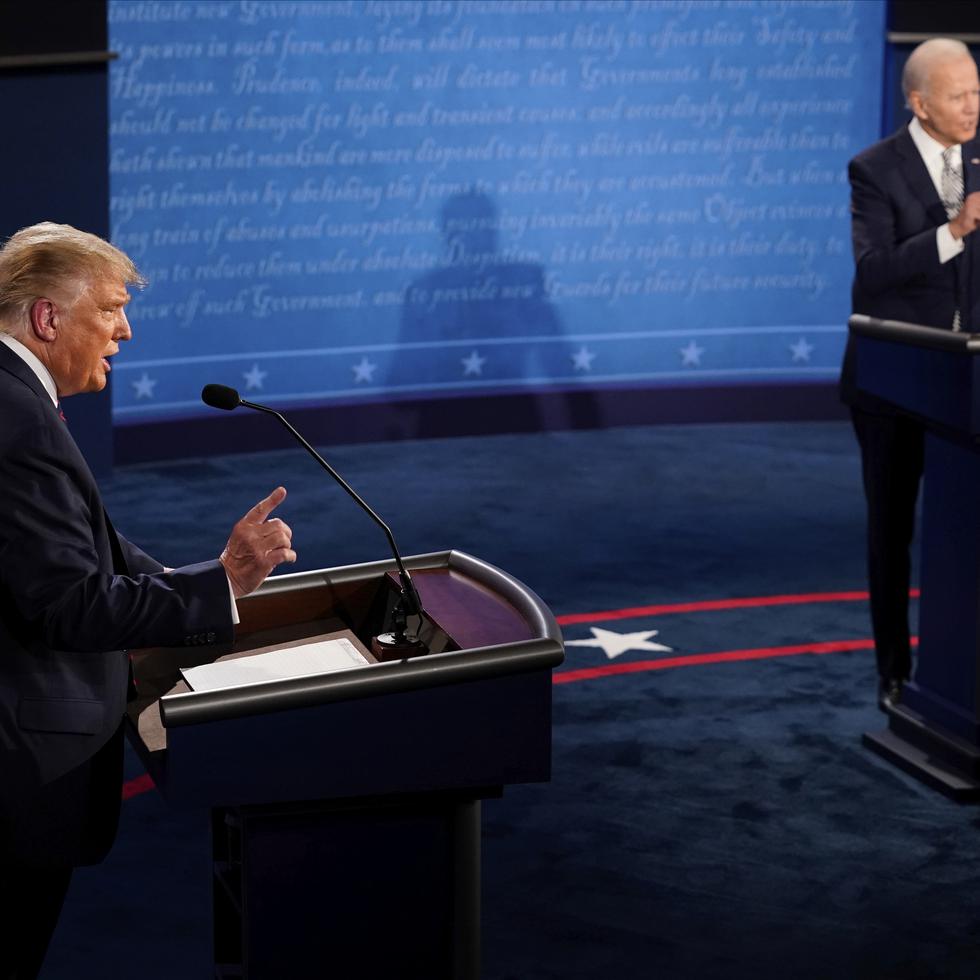 Donald Trump y Joe Biden en el debate presidencial de septiembre de 2020.