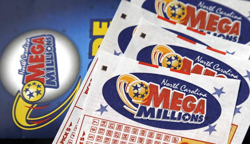 En la foto se muestra el premio de la lotería Mega Millions . (AP)