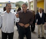 El gobernador Pedro Pierluisi y el alcalde de Coamo, Juan Carlos García Padilla.