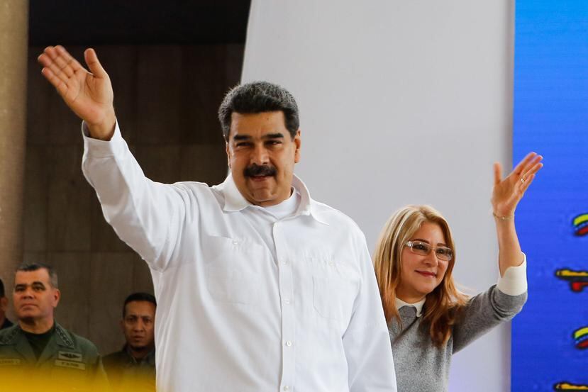 Fotografía cedida por prensa del Palacio de Miraflores donde se observa al presidente venezolano, Nicolás Maduro (i) y su esposa, Cilia Flores (d). ( EFE/Prensa Miraflores)