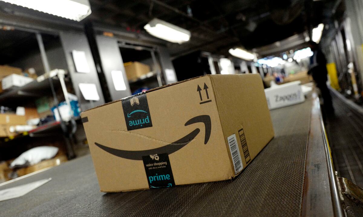 Amazon buys 11 planes to increase its carrying capacity