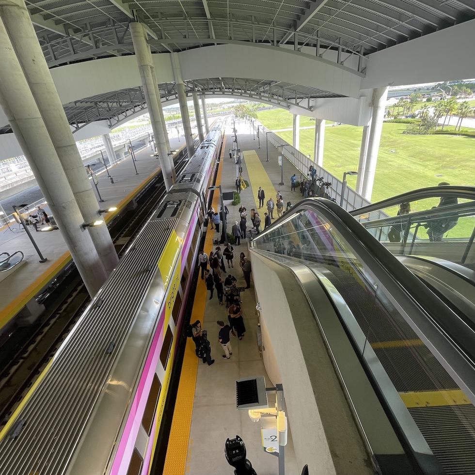 Viajamos en el tren de Brightline entre Orlando y Miami: aquí nuestra experiencia 