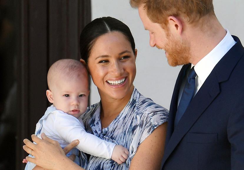 El príncipe Enrique y Meghan Markle y su pequeño Archie se mudaron a Estados Unidos antes de que cerraran la frontera con Canadá. (AP)