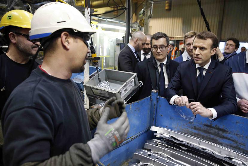 Gerald Darmanin junto a Emmanuel Macron. (GFR Media)