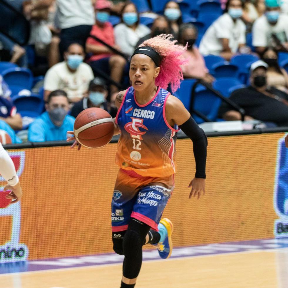 Dayshalee Salamán, quien es la armadora titular de las Cangrejeras, es natural de Carolina y conoce bien la tradición de las Gigantes en el baloncesto femenino.