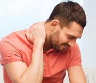 No hay que olvidar que en el dolor del cuello o tortícolis puede influir el estrés o cansancio. (Shutterstock)