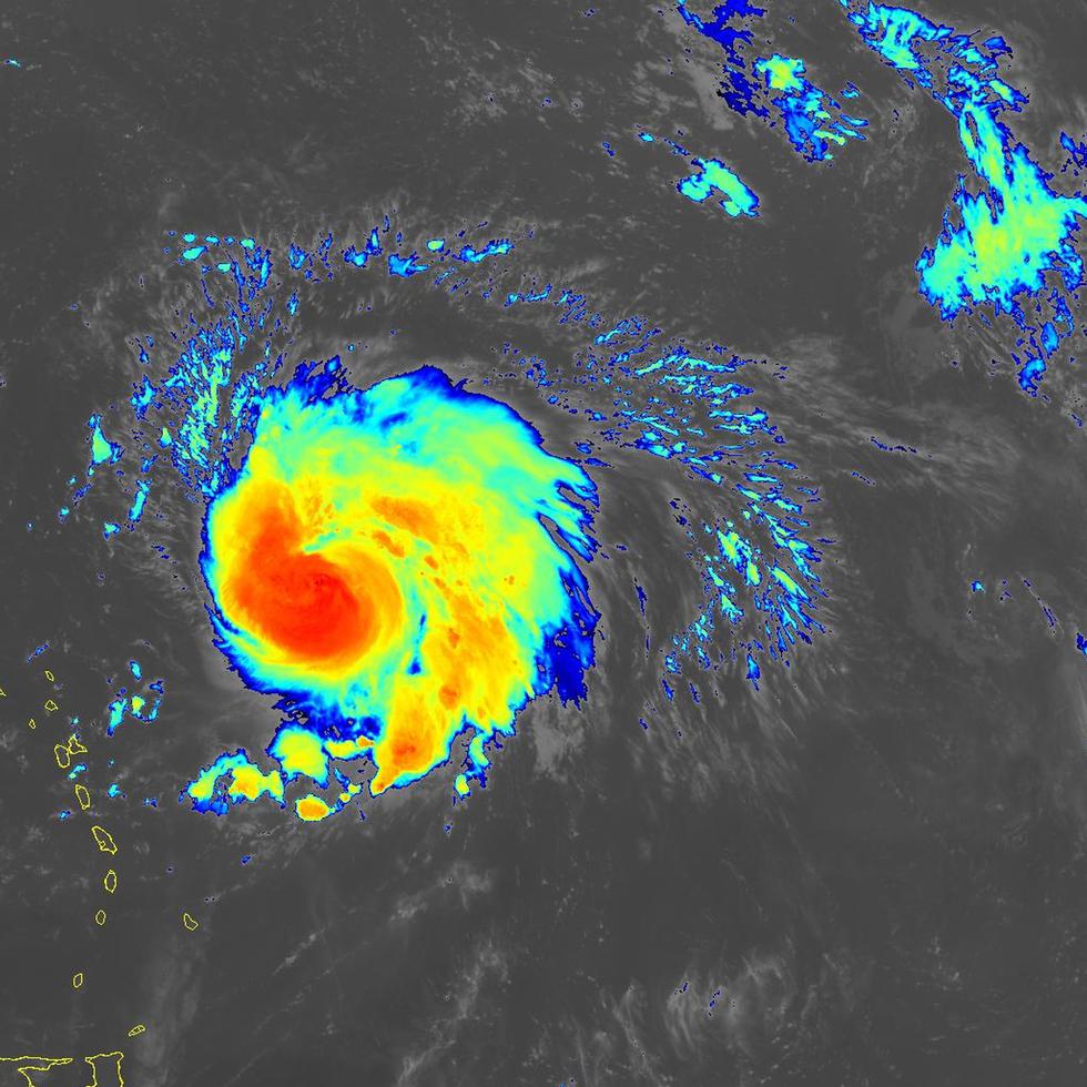 Imagen capturada por el satélite GOES-16 del huracán Lee a las 11:00 de la noche.