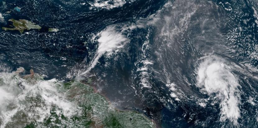 Imagen de satélite en la que se observan los remanentes de la depresión tropical 11 y los remanentes de Kirk. (Captura / NOAA)