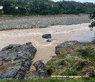 La AAA informó que al menos 11 barrios estaban afectados por el sedimento en la toma de agua de la planta de filtros de Las Marías.