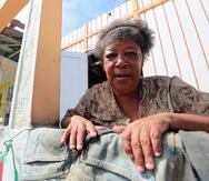 Delia Ortiz, de la comunidad Maternillo de Fajardo, quien perdió el techo de su residencia.