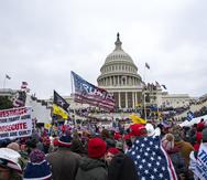 Insurrectos leales al presidente Donald Trump asaltan el Capitolio, Washington, el 6 de enero de 2021.